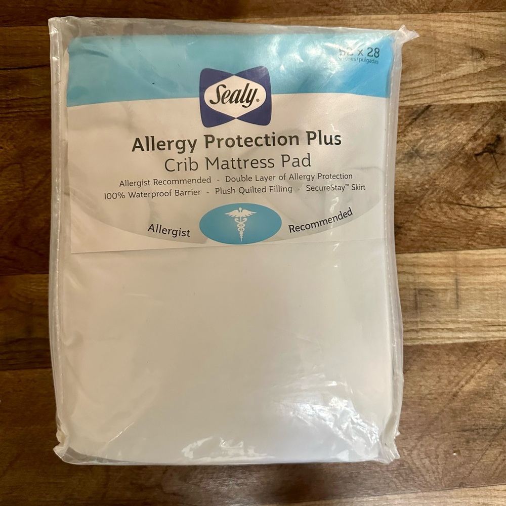 BRAND NEW! Seally Crib Mattress Protector